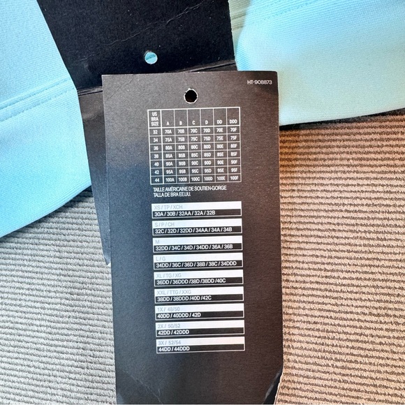 Under Armour Light Blue Sports Bra - Picture 10 of 13